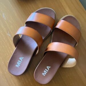 NWOT MIA brown sandals